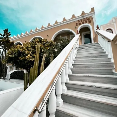 Danae 3* Fira (Santorini)