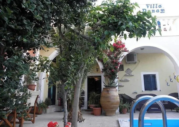 Danae 3* Fira (Santorini)