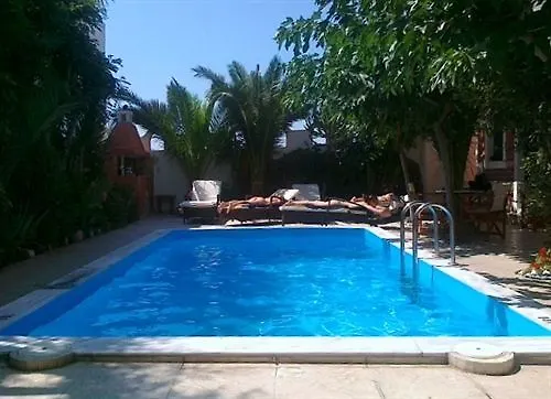 Danae Hotel Fira (Santorini)