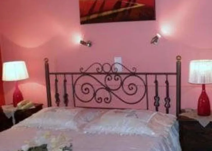 Danae 3* Fira (Santorini)