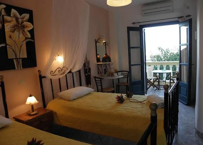 Danae 3* Fira (Santorini)