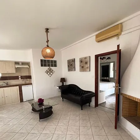 Danae Hotel Fira (Santorini)