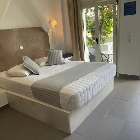 Danae Hotel 3*