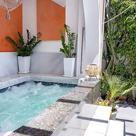 Danae Hotel 3*