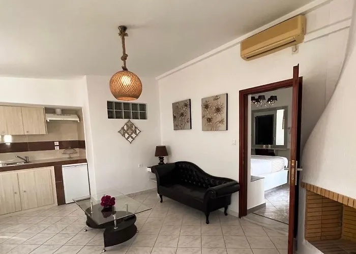 达娜厄别墅 酒店 费拉